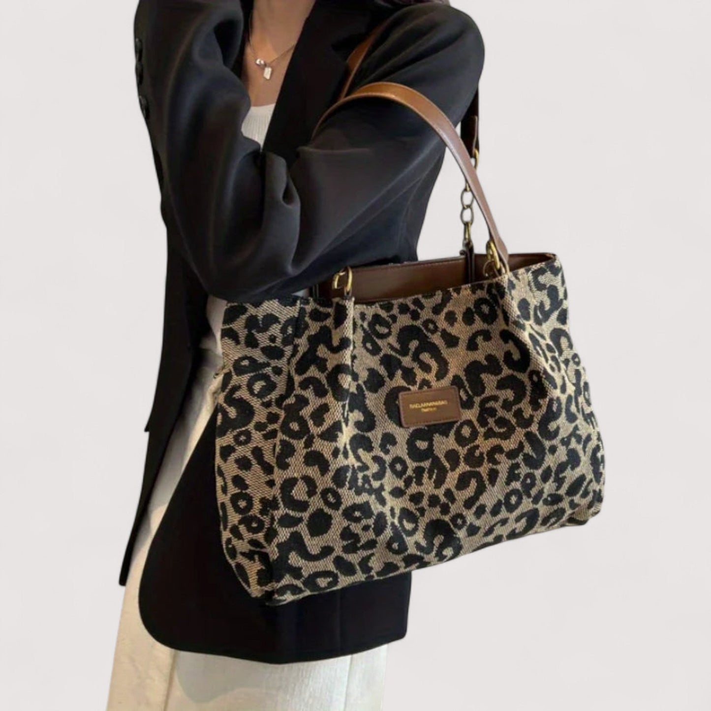 Olivia – Leopard Canvas Shopping Bag